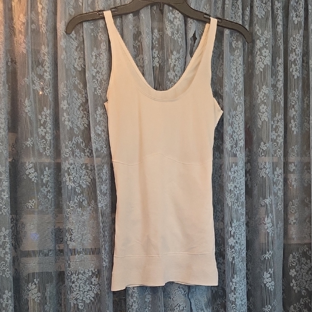 Cupid Cream Tank Top Smoothing